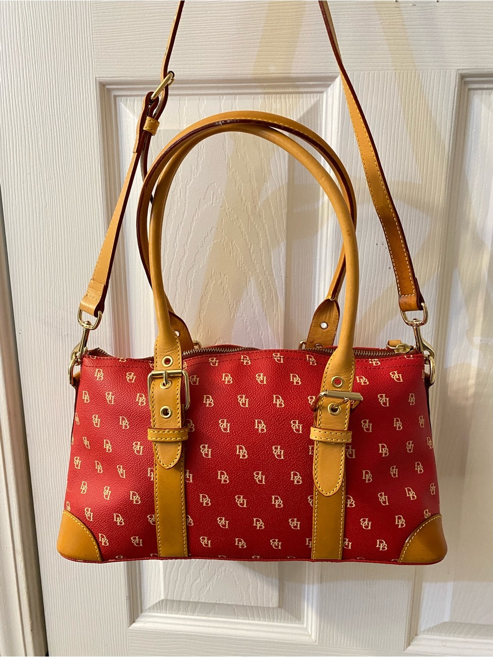 Vintage Dooney & Bourke Satchel handbag in great condition clean interior